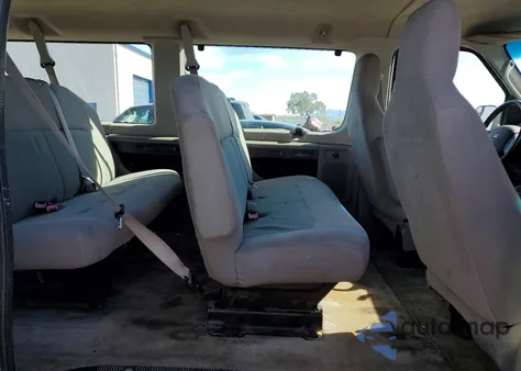 2013 Ford Econoline E350 Super Duty Wagon из США, поврежденный, VIN 1FBSS3BL3DDA58375